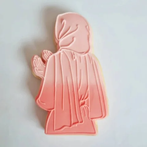 بنت بتدعي